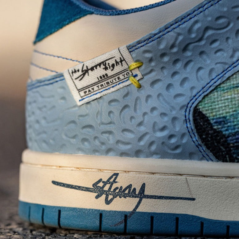 Sneakers geïnspireerd door Van Gogh Starry Night