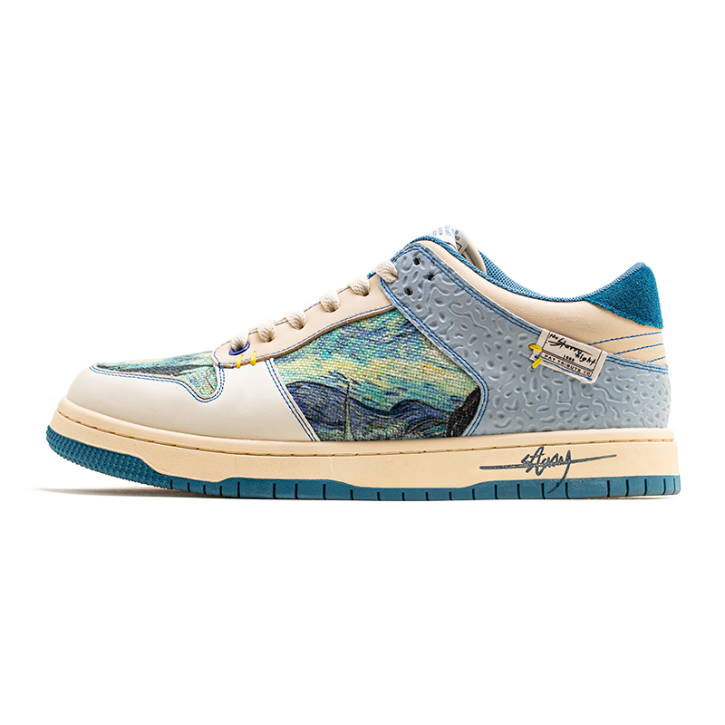 Sneakers geïnspireerd door Van Gogh Starry Night